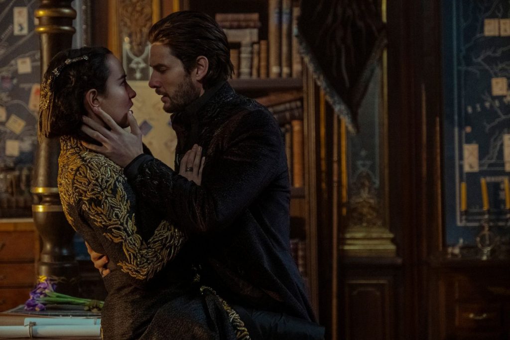 Shadow-and-Bone-une-adaptation-presque-parfaite-Comparaison