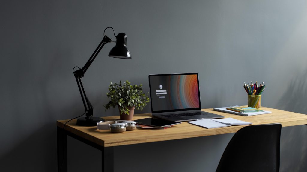 Comment choisir le bon type de bureau pour votre espace de travail ? Comment choisir le bon type de bureau pour votre espace de travail ?